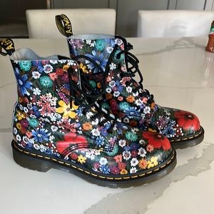 Doc Martens Pascal Boots in Black Multi
